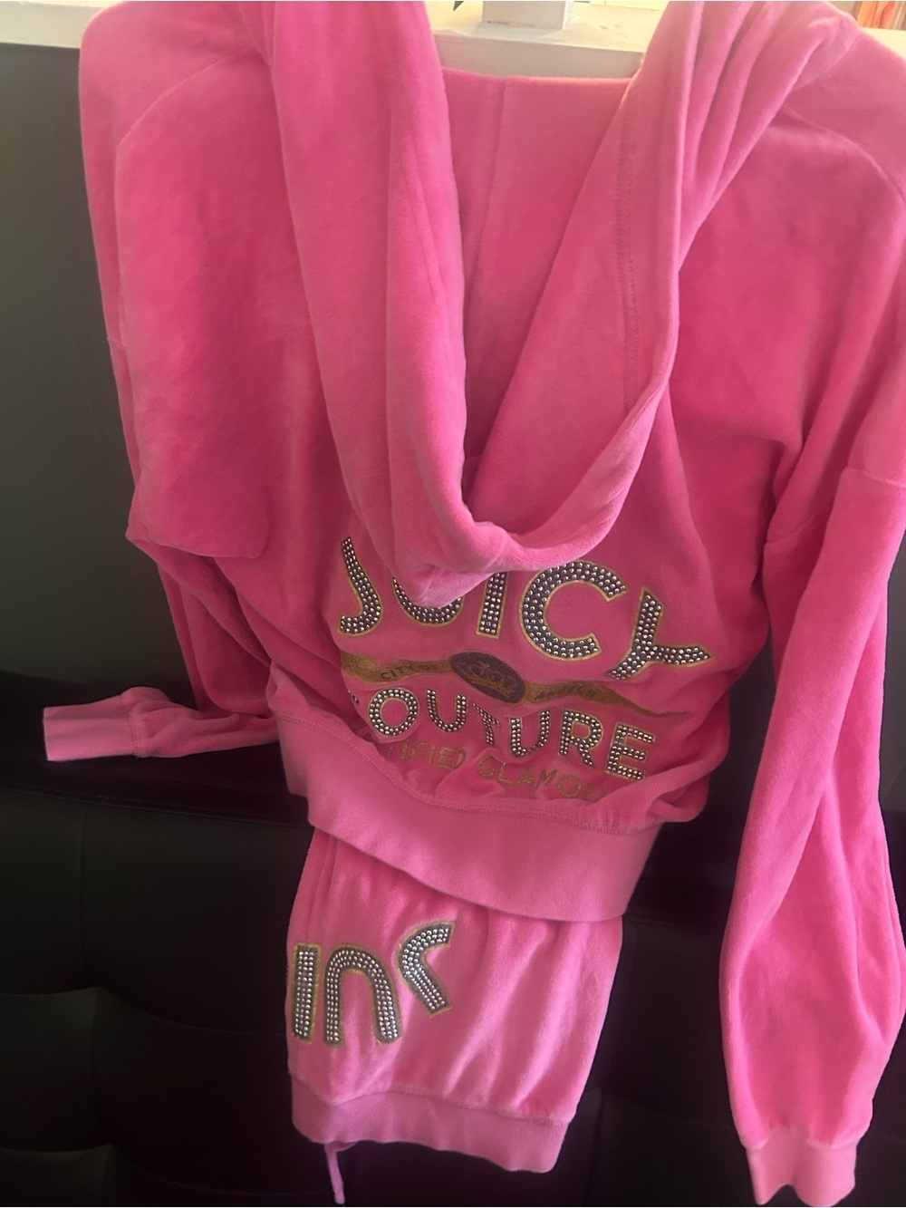 Juicy Couture Pink Velour Hoodie with Gold Zipper - Picture 4 of 5